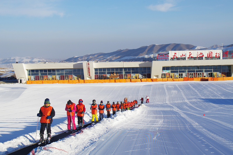 新疆天山天池国际滑雪场