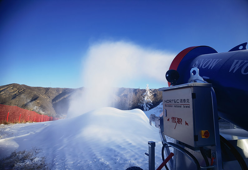3诺泰克雪狼造雪机.jpg