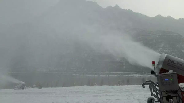 滑雪场造雪机