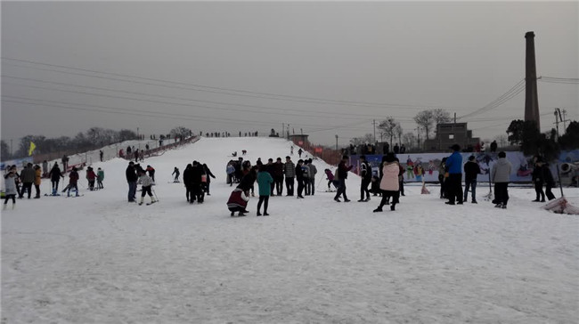 滑雪场造雪机