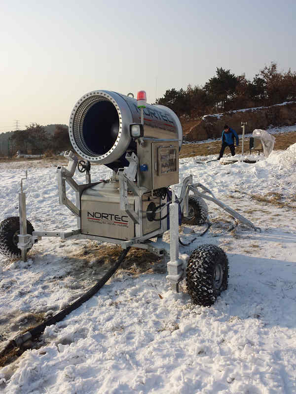 滑雪场造雪机