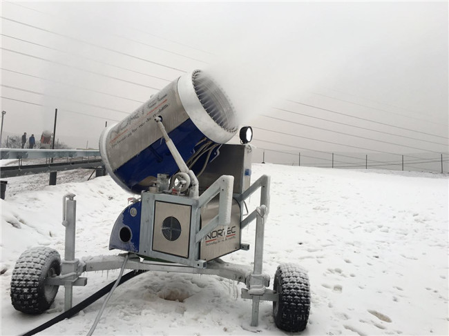 滑雪场造雪机